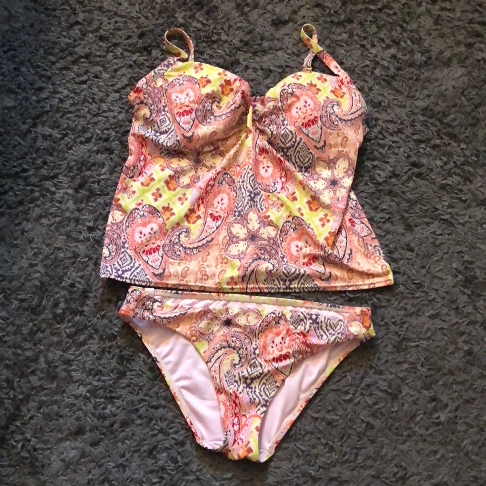 Victoria’s Secret size 36d tankini and M bottoms